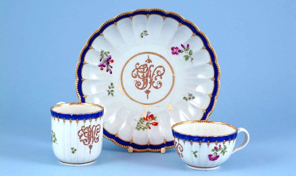 Worcesterロイヤルウースター1827 1828フィギュリン2体 RoyalWorcesterロイヤルウースター1827 1828フィギュリン2体